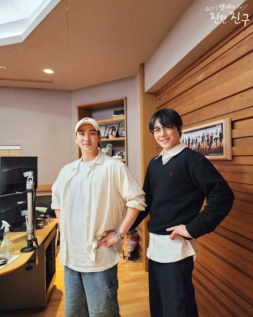 mbcbf_ever's tweet photo. 🐯친친 케이팝영재발굴단🐯

MBTI 소문자 e 호디 당황시키는
파워 EEEE 아기오리갱얼쥐💛
출석하였사옵니다🌸🌸🌸

사람냄새+헬스장냄새 나는 친친 다시보기⤵️
🔗https://t.co/jE0yrMnJTo

#MBC #RADIO #GOT7영재의친한친구 
#백호 @BAEKHO_PLEDIS 
#이장준 #골든차일드 https://t.co/lAwDz2S6Gw