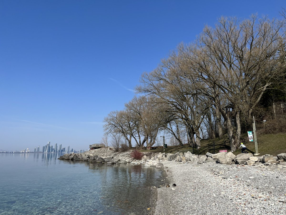 sheelios's tweet photo. world class cities have 2 things in common. Great public transit, and great public spaces. Let’s save one for Toronto @ONPlace4All #OntarioPlace https://t.co/LZGuQwpXw8