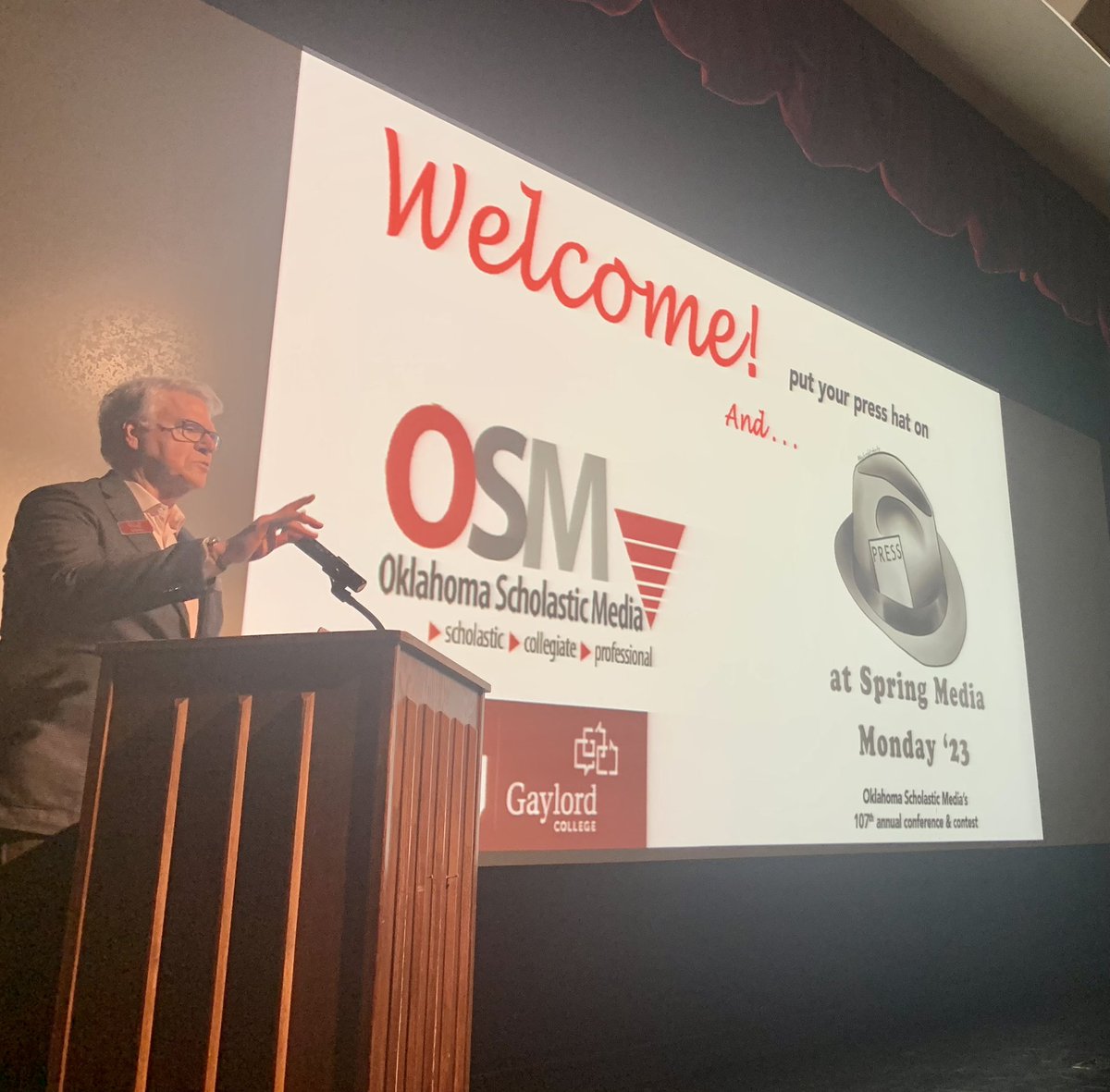 End of an era! <a href="/GaylordCollege/">Gaylord College</a> Dean <a href="/edkelley16/">Ed Kelley</a> opening the morning session for Spring Media Monday for the last time before his retirement later this year. #smm23 Thanks Ed for all your support of @OSM_OIPA