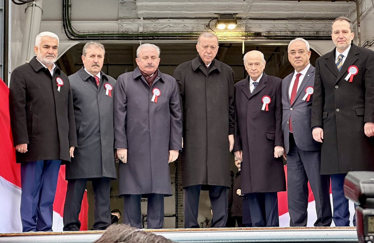 Profesorfacia's tweet photo. Fotoğrafa 5 saniye bakınca ortaçağa gidiyorsun!.. https://t.co/Q8555MQMYl