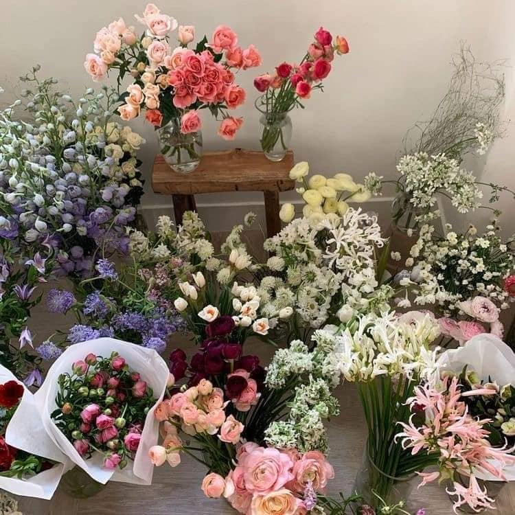 in love with flowers 💐