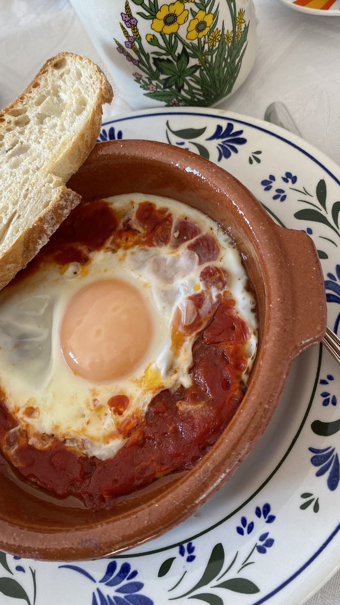 En vez de huevitos de Pascua 🐣….
Me gustan mucho mas éstos. Espero hayáis tenido una feliz Pascua de Resurrección 🥂