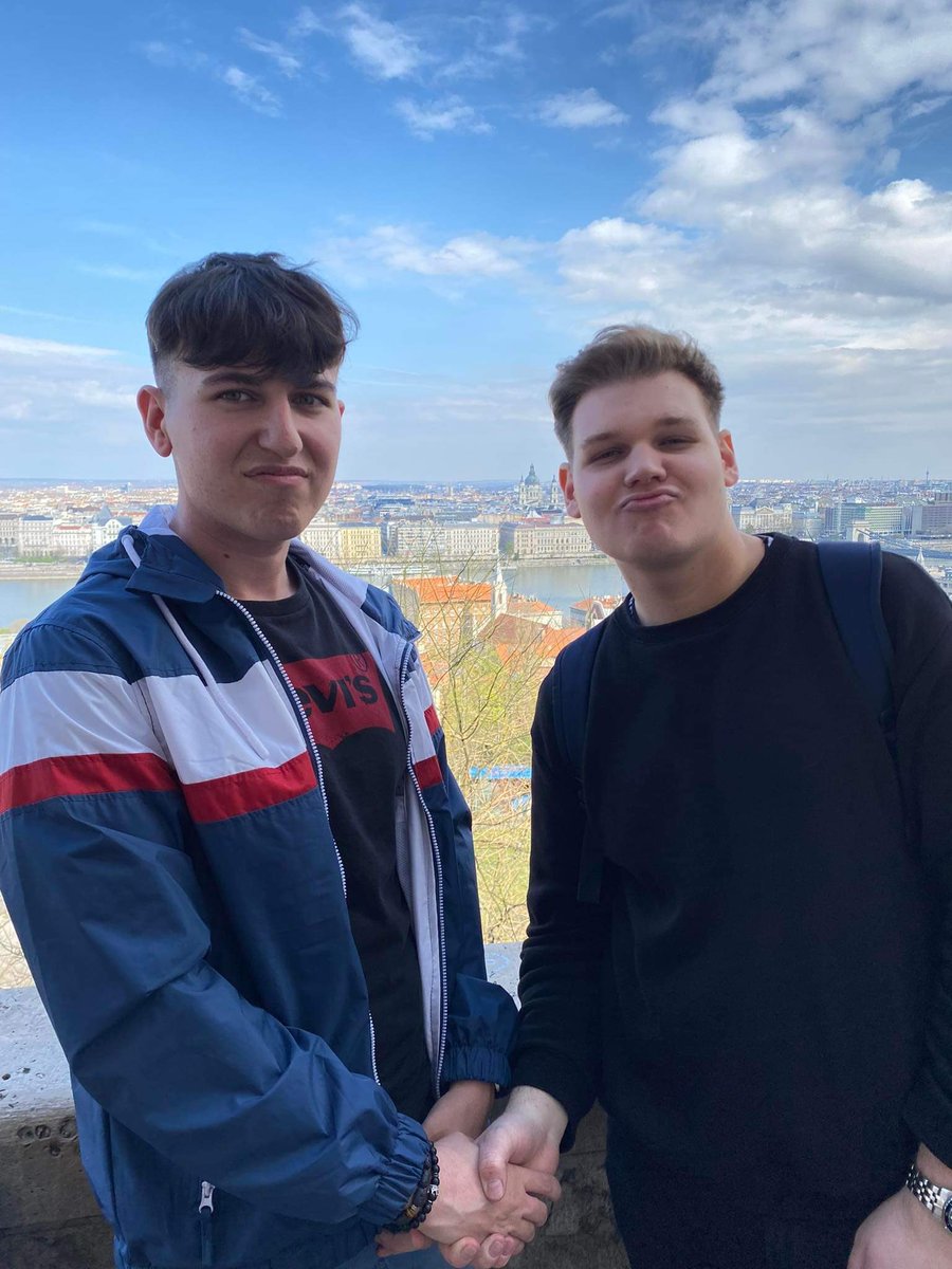 FRAGG3RRR tweet media