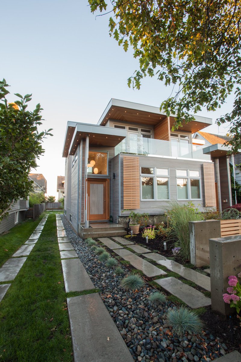 aryzedev's tweet photo. Where it all began, our first multi-family project where one home became two. Parallel on Bushby Street in Victoria, BC. https://t.co/5Kx5VKtzD0