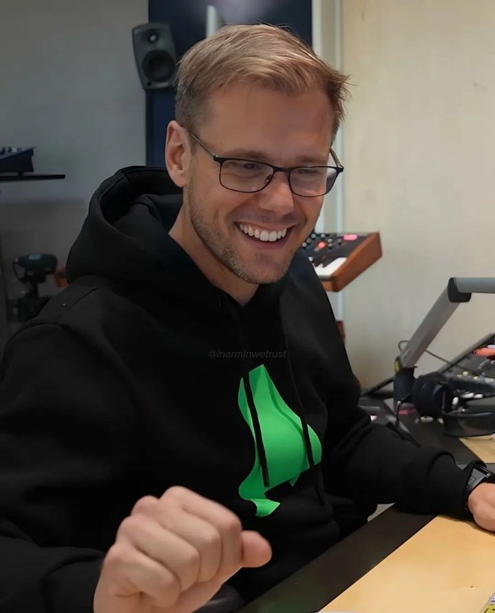 asotmexico_'s tweet image. Esta foto se comenta con tu track favorito de "Feel Again" 🫶🫶🫶

#arminVanBuuren
#asot 
#asotlive