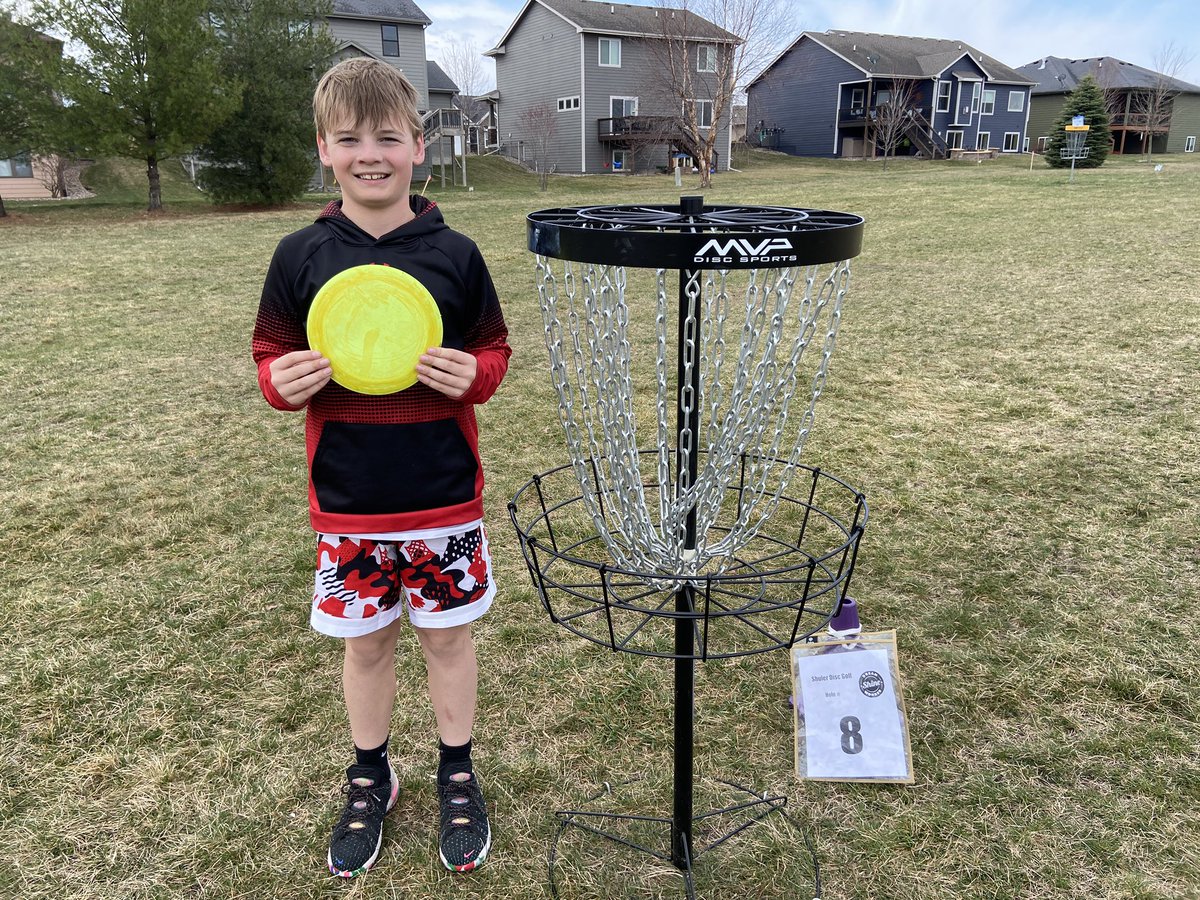 PEforlife's tweet image. First hole in one of the year! 70’ @ShulerElem @ChadJamison07