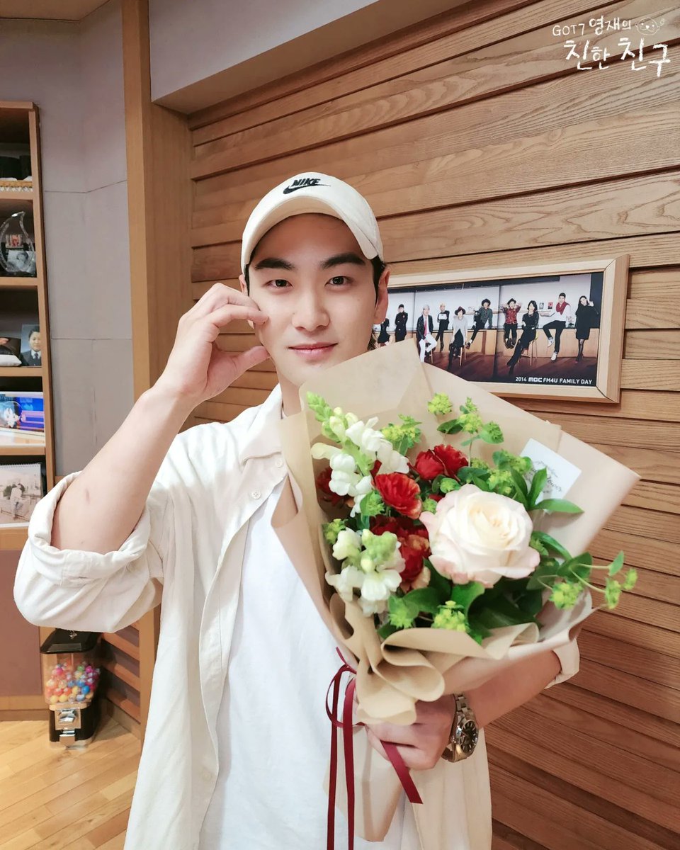 mbcbf_ever's tweet photo. 🐯친친🐯

호디와 함께라서 다행이었던 4월의 밤들🌸
3일차가 아니라 마치 3년차인듯 편안하게
친친의 목소리가 되어주셔서 고마워요 호디🙏🥹

날 좋은 어느날 또 만날 수 있기를 바라며!
이제 우리 친한거죠?😝

#MBC #RADIO #GOT7영재의친한친구
#백호 #호디가최고얌 @BAEKHO_PLEDIS https://t.co/eqFZnDkkq3