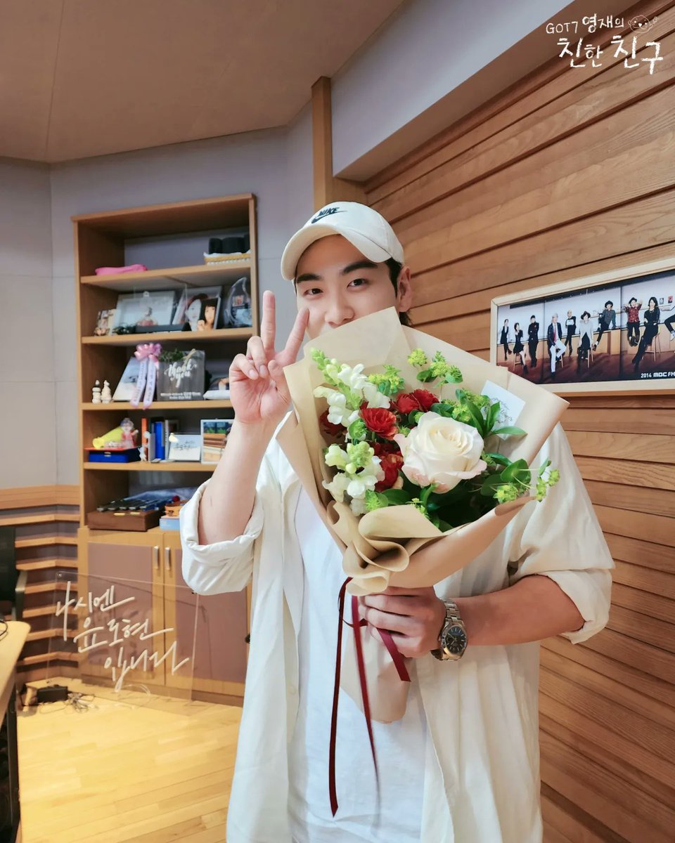 mbcbf_ever's tweet photo. 🐯친친🐯

호디와 함께라서 다행이었던 4월의 밤들🌸
3일차가 아니라 마치 3년차인듯 편안하게
친친의 목소리가 되어주셔서 고마워요 호디🙏🥹

날 좋은 어느날 또 만날 수 있기를 바라며!
이제 우리 친한거죠?😝

#MBC #RADIO #GOT7영재의친한친구
#백호 #호디가최고얌 @BAEKHO_PLEDIS https://t.co/eqFZnDkkq3