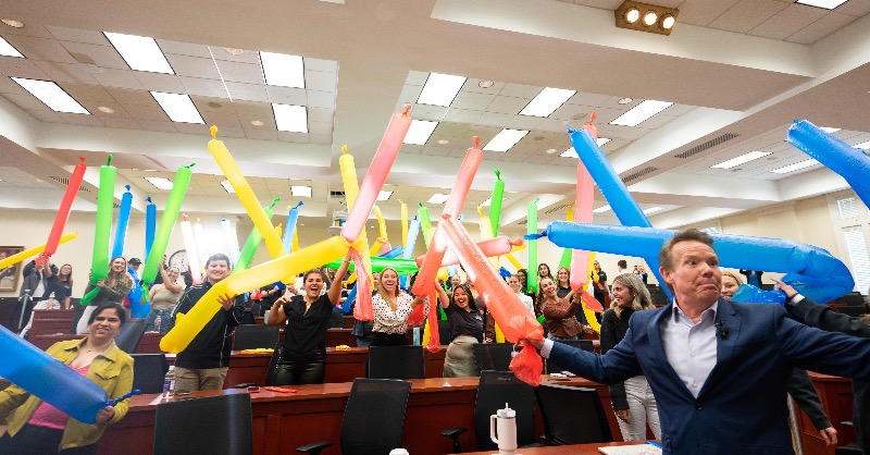 HighPointU's tweet photo. 🚀 STEM meets Life Skills: HPU students recently gained valuable insights during @SteveSpangler's first campus visit! Students worked with Spangler to hone communication and problem-solving abilities while exploring exciting STEM concepts. #HPU365 #AccesstoInnovators