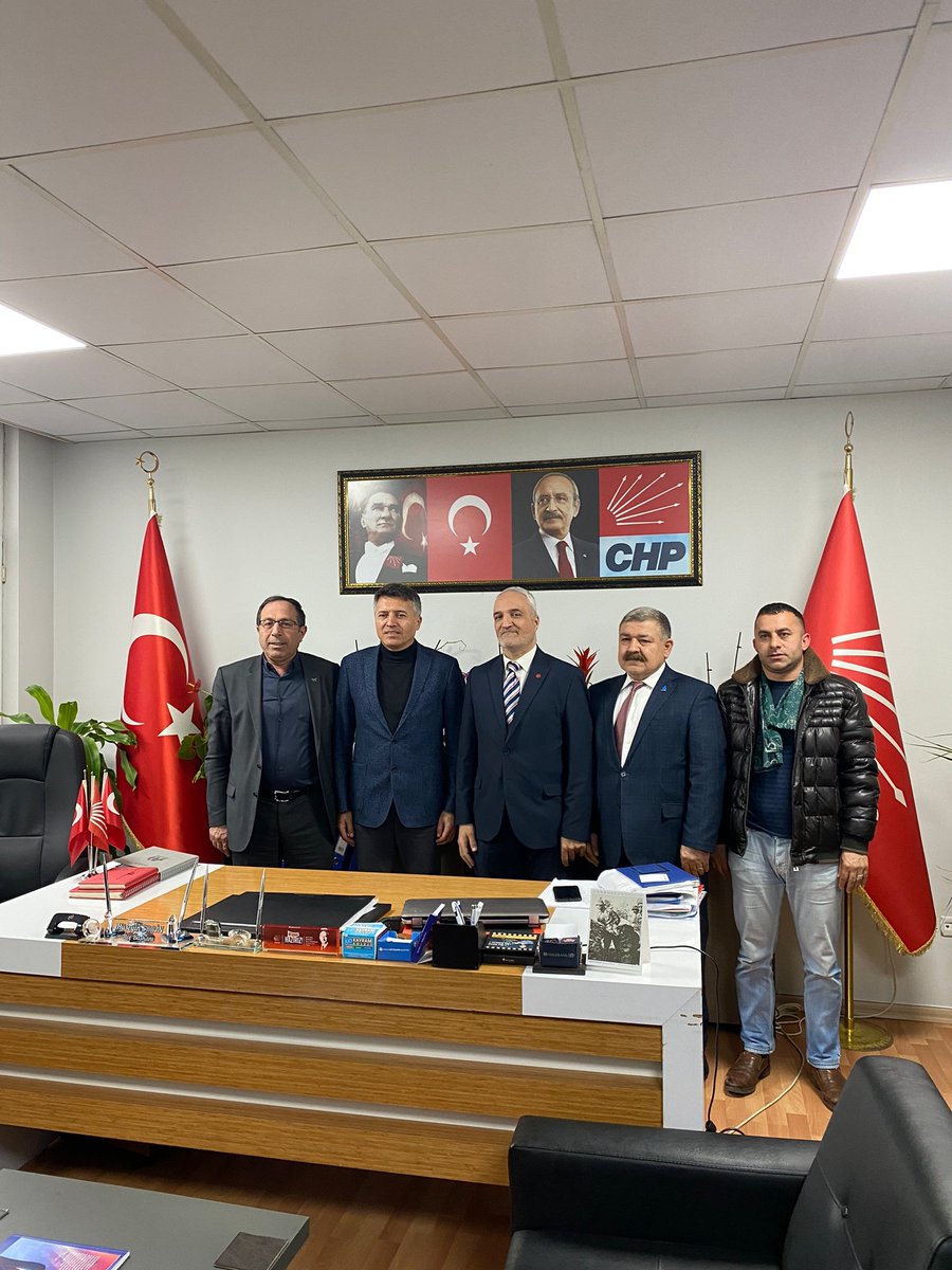 DEVA Partisi Esenyurt İlçe Başkanımız Sn. Mehmet İnan ve beraberindeki Millet İttifakı Esenyurt İlçe Başkanları CHP İstanbul İl Başkanlığına yapılan saldırı sebebiyle CHP Esenyurt ilçe Başkanı Sn. Hüseyin Ergin'e  geçmiş olsun ziyaretinde bulundular.