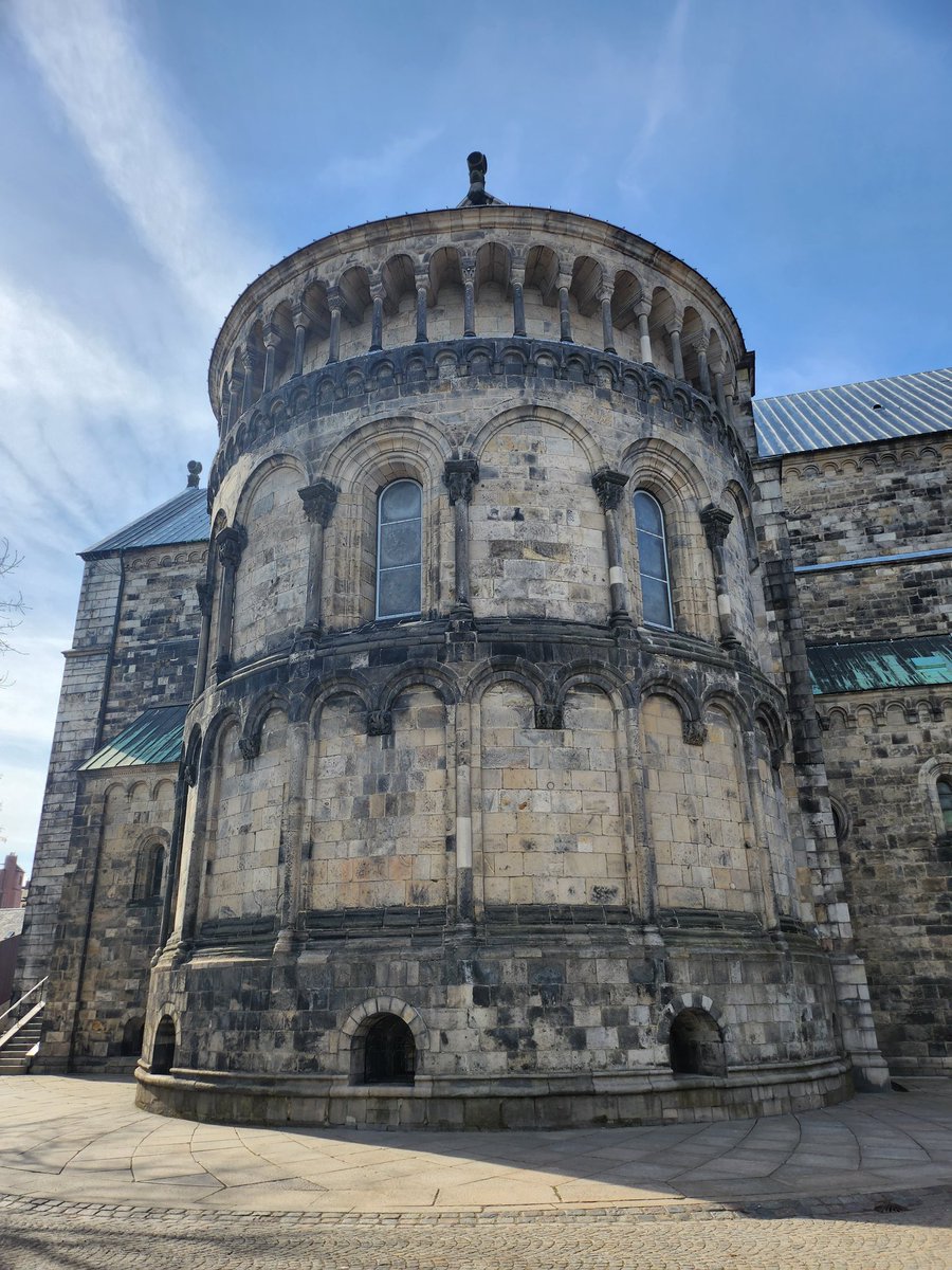 ThomasSmaberg's tweet photo. This is the apse of #LundCathedral, designed and built by the architect #Donatus in the early 12th c and considered to be one of Europe's foremost examples of Romanesque apses. https://t.co/uwuzLv0YJb