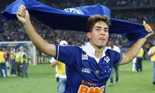 JanAzulOficial's tweet photo. 🔵 DECLARAÇÃO

“Não tem nada, não tem nada (risos). Fiquei surpreso com essa notícia que saiu agora. Não sei. Vamos ver o que acontece aí agora”.

- Lucas Silva sobre possível transferência para o Cruzeiro. https://t.co/74pGmRrCWb