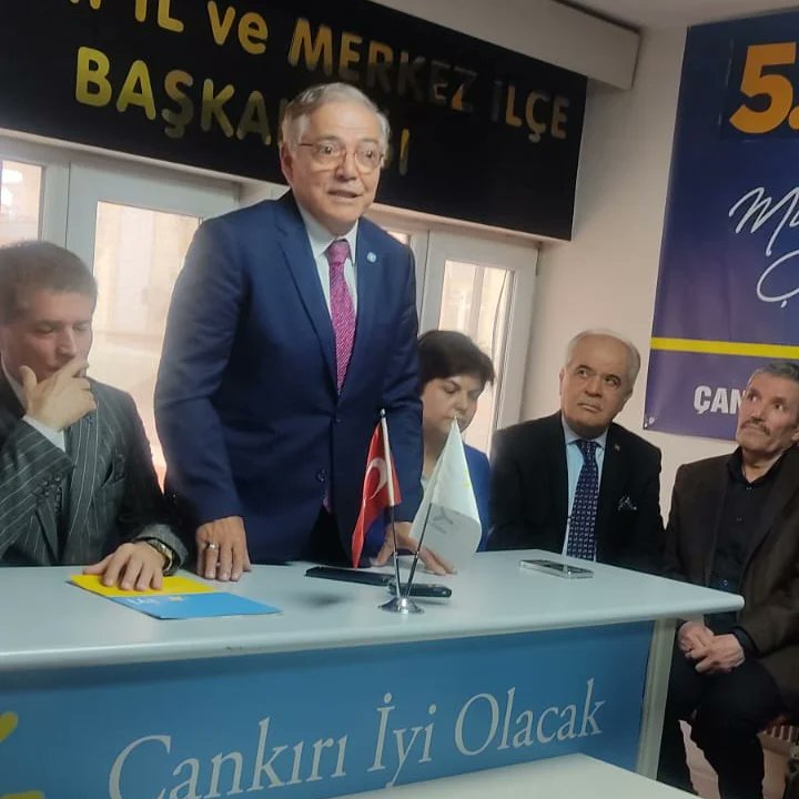 cankiriiyiparti's tweet photo. 28.Dönem Milletvekili Adaylarımiz MEHMET ALİ KARAMEMİŞ ve OYA YAKIN  ve MİLLET İTTIFAKI İL BAŞJANLARI nın  ve İLÇE BŞK.nın katılımıyla  basın toplantısı düzenledik.Birlikte  başaracağız.İYİ PARTİ İKTİDARINA ..AZKALDI   ÇANKIRIM....@meral_aksener @korayaydintr @UGUR__POYRAZ https://t.co/TyyohvM89i
