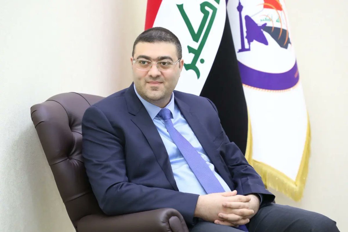 iraqcmc's tweet photo. كرَّم رئيس هيئة الإعلام والاتصالات الدكتور علي المؤيد اليوم الإثنين، الشابة المبرمجة “فاطمة حسن ياسر” التي تم اختيارها من قبل منظمة Women Who Code كواحدة من ١٠٠ خبير تقني تفخر بمساهماتهم المتميزة، https://t.co/I2SrE65JdY