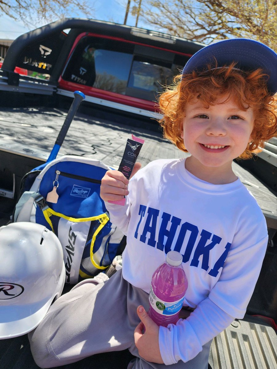 Uniform ✔️
Equipment ✔️
Smile on his face ✔️
Pink Lemonade Hydrate ✔️

He is ready to play some ball! Hydration is important and will keep him going.

corvive.com/products/hydra…

#FueledbyCorVive #youngathlete