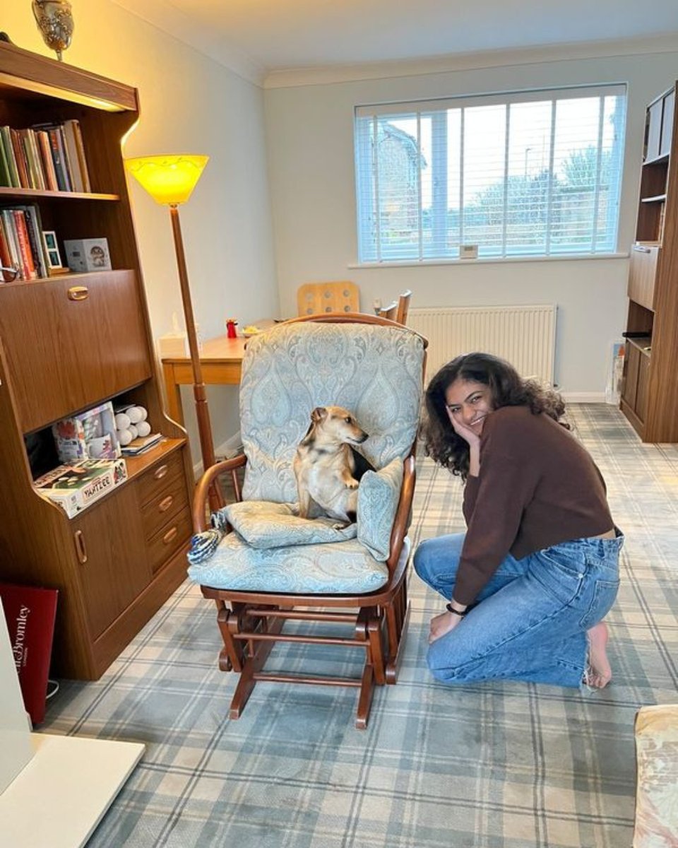 ImperialBiz's tweet photo. MSc Strategic Marketing Students Ishika and Simona spent a weekend in the countryside as part of the @Official_HOSTUK scheme - an experience that enables international students to visit a host family to immerse themselves in British life and culture 🇬🇧 https://t.co/gg3KI3x5mK