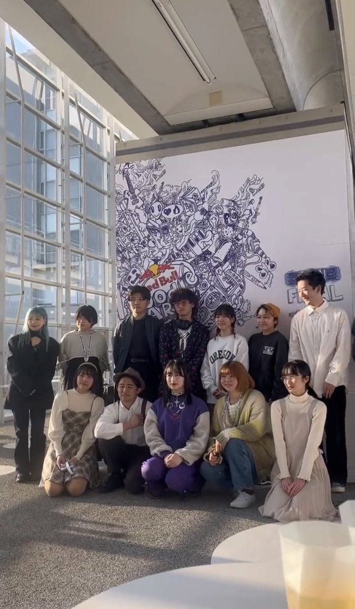 先日福岡で開催されました『Red Bull Doodle Art』日本決勝会場に展示して頂きました。
#創作クラスタさんと繋がりたい⠀
#春の創作クラスタフォロー祭り⠀
#絵描きさんと繋がりたい