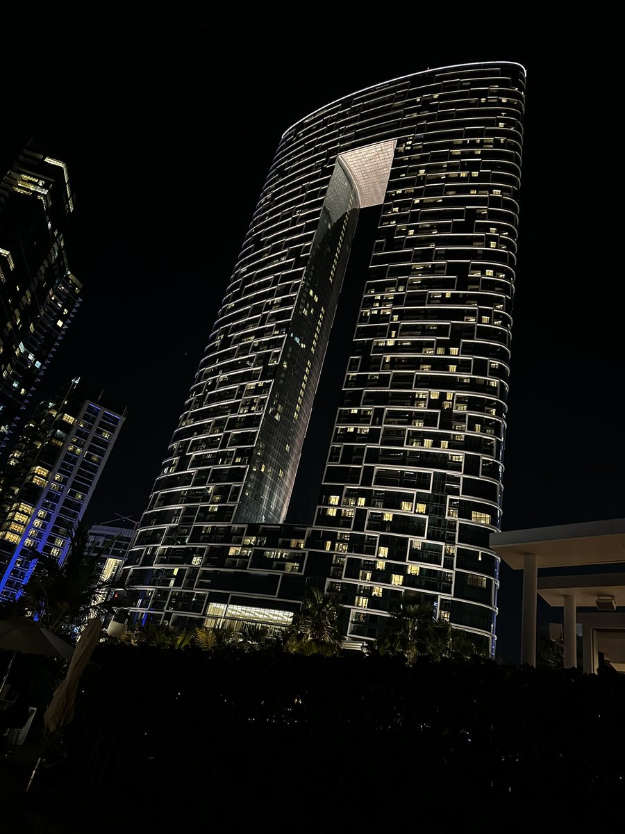VoyagePandas's tweet photo. Captured the breathtaking Jumeirah Gate Building in Dubai! 😍✨A modern architectural masterpiece! #Dubai #JumeirahGate #Architecture #Travel #Wanderlust #VoyagePandas #BucketList

Hashtags:
#Dubai
#JumeirahGate
#Architecture
#Travel
#Wanderlust
#VoyagePandas
#BucketList https://t.co/ic5VNiQqOz