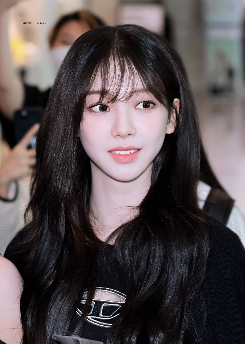 Falling_411's tweet photo. 푸르른 계절에 따스한 바람처럼 다가온 지민아
생일 축하해💙

#지민아_마이의_푸른봄은_너야
#Welcome_to_MyKarina
#aespa #에스파 #KARINA #카리나 https://t.co/KlNmGjmCfg