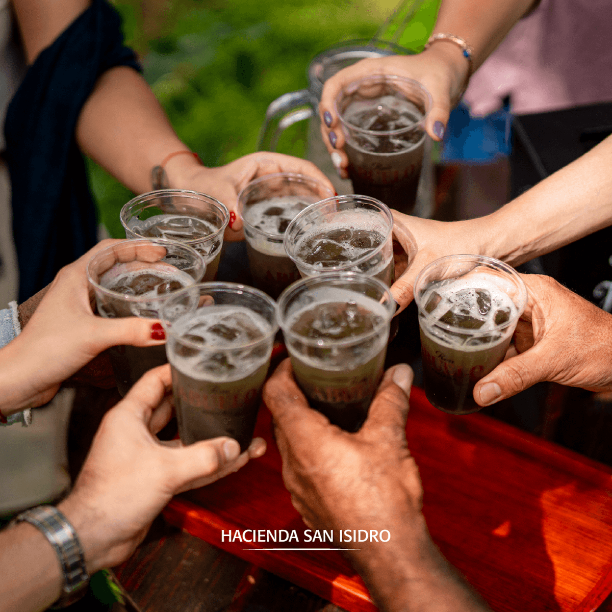 HSIPanama's tweet photo. Disfrutando cada sorbo de felicidad con un delicioso Guarapo recién molido.

#HaciendaSanIsidro #Panama #VisitPanama https://t.co/Jmdu6a9qOd
