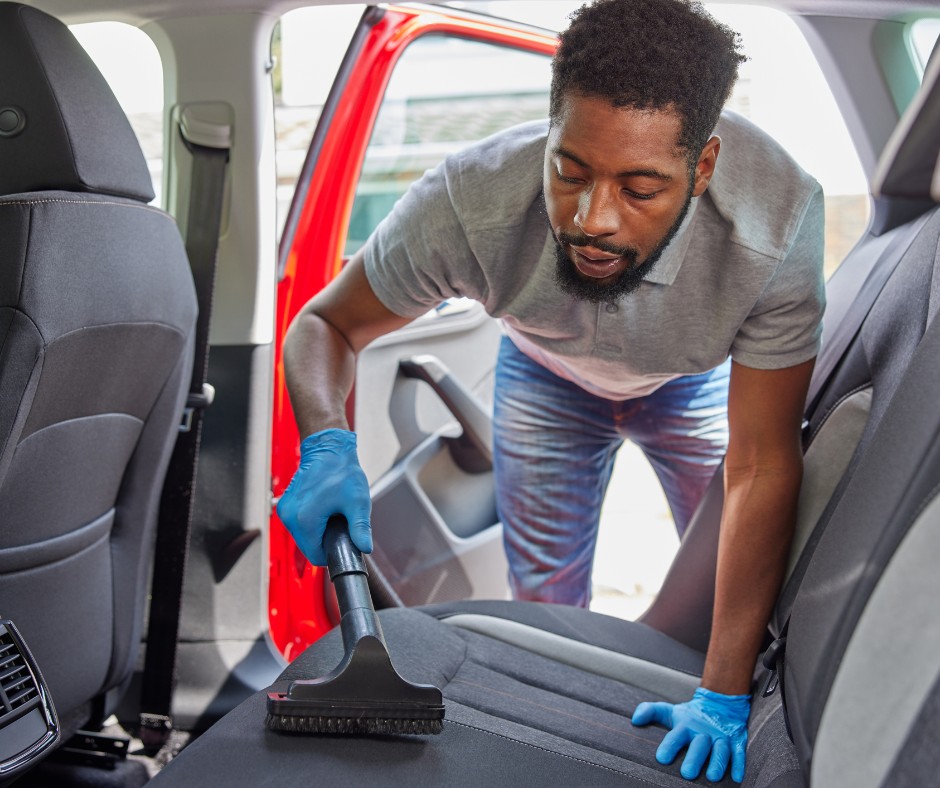AAMCO's tweet image. Are you giving your vehicle the #springcleaning treatment this month? Stop by your local AAMCO so our expert #technicans can fix those problems that can&apos;t be vacuumed or scrubbed away! aamco.com/Auto-Repair-Ce…