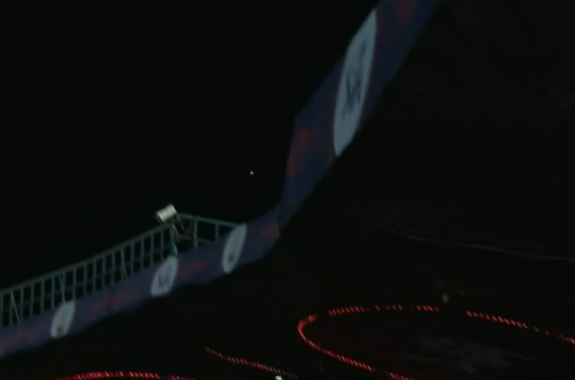 FlashCric's tweet photo. Spot the ball!!
#OUTTHEGROUND
#IPL2023 #RCBvLSG https://t.co/Jrn0EAe0cT