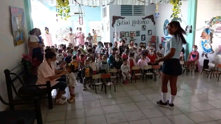 Los estudiantes del IPU Mártires  de Girón realizan un asalto presentando diferentes números culturales en homenaje al  62 aniversario de la creación  de los Círculos  infantiles #primerainfancia #EducacionBayamo. #SomosContinuidad