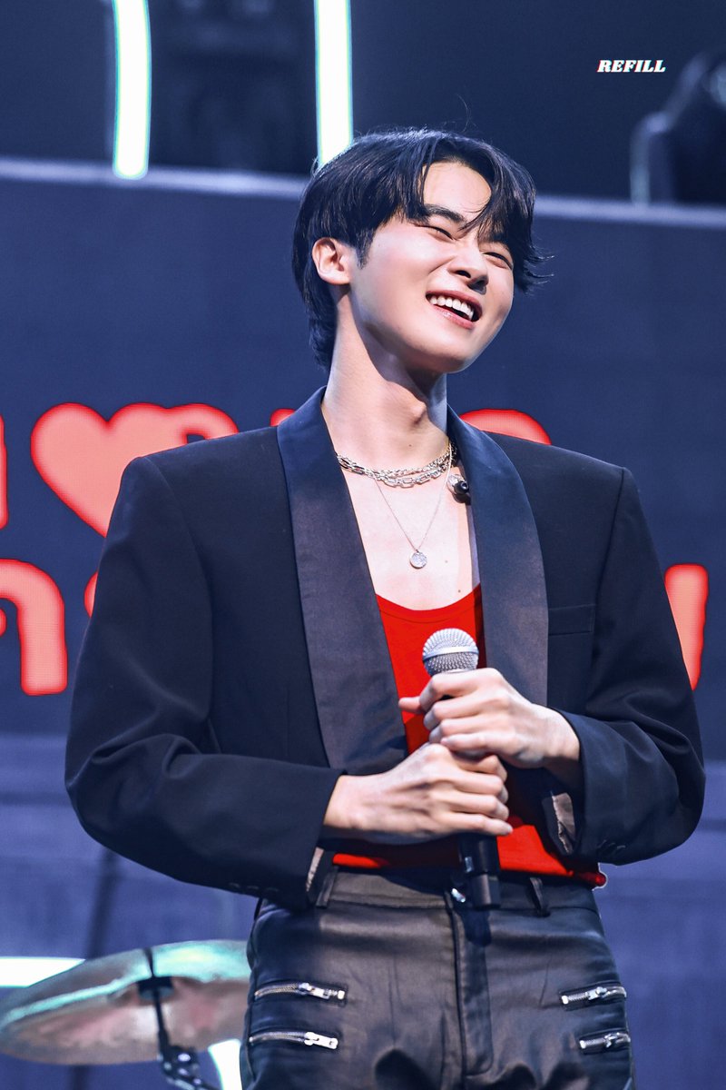REFILL_TB's tweet photo. 230409 พี่วัฒน์ ❤️‍🔥

@bomm_u 

#bommu 
#อาสามาหาเธอนะกรุงเทพ https://t.co/EmNOKpUd6C