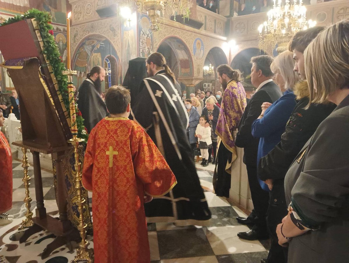 kstoudas's tweet photo. “ Ιδού, ο Νυμφίος έρχεται εν τω μέσω της νυκτός, και μακάριος ο δούλος, ον ευρήσει γρηγορούντα……”
Αρχιερατική Λειτουργία στον Ιερό Ναό Αγίας Τριάδος Νικαίας, παρουσία πλήθους πιστών και χοροστατούντος του Σεβασμιωτάτου Μητροπολίτη Νικαίας κκ Αλεξίου!
#Νίκαια #Nikaia #Πασχα https://t.co/QzKexbMlEQ
