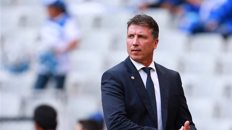 MundoDeFichaje2's tweet photo. OFICIAL: ¡Robert Dante #Siboldi es nuevo Director Técnico de #Tigres! https://t.co/SlYcZ0oqQA