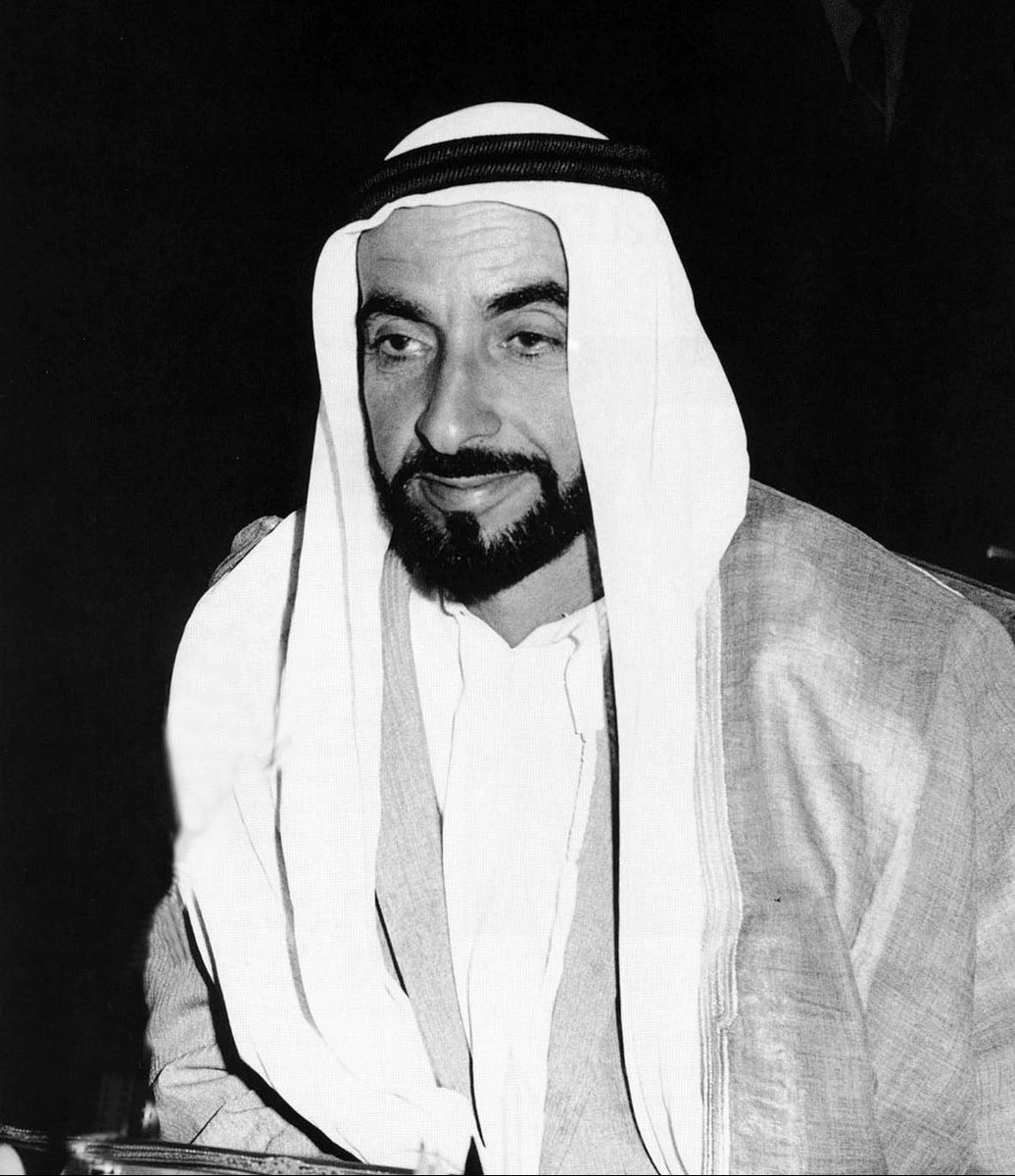 bin_2810's tweet photo. .

.

بعد موتك ما رحل صوتك يـا زايـد وانـت فينا
حب ينبض في القلوب وعهد وسط الدم جاري

7:20 م
.
#ذكري_وفاه_الشيخ_زايد_19_رمضان https://t.co/9k0TNRBz8v