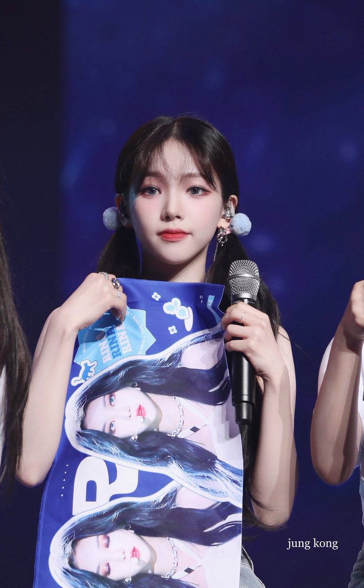 loo01winter's tweet image. #지민아_마이의_푸른봄은_너야
#Welcome_to_MyKarina
 Happy KARINA Day 💙🐈‍⬛💙
#aespa #eespa #에스파
#KARINA #카리나