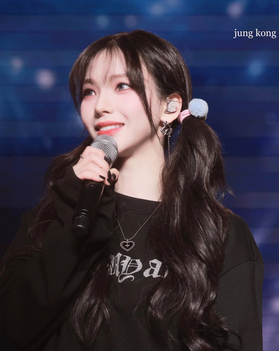 loo01winter's tweet image. #지민아_마이의_푸른봄은_너야
#Welcome_to_MyKarina
 Happy KARINA Day 💙🐈‍⬛💙
#aespa #eespa #에스파
#KARINA #카리나