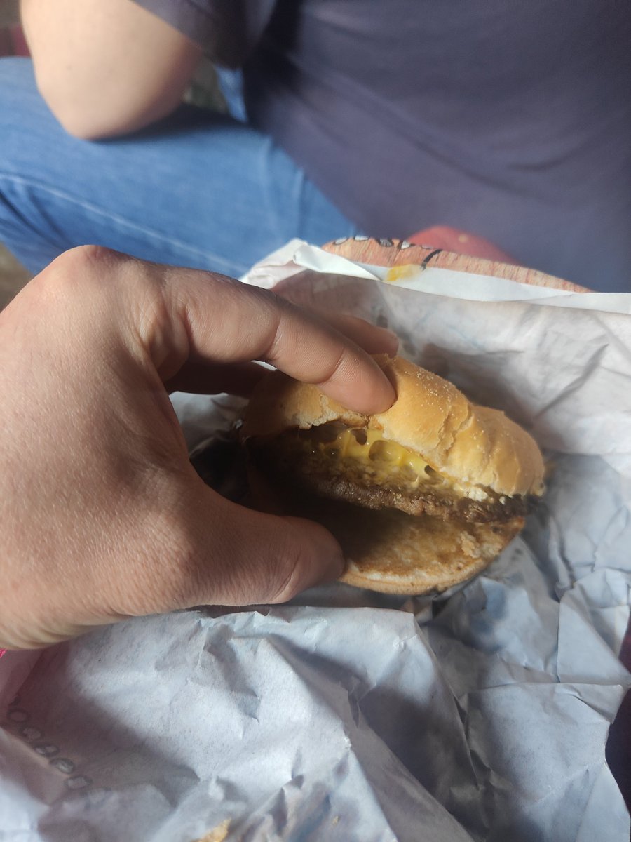 candyman087's tweet photo. @burgerking_es @IbaiLlanos No volvere a pedir a domicilio https://t.co/aLEtR2Cuwr
