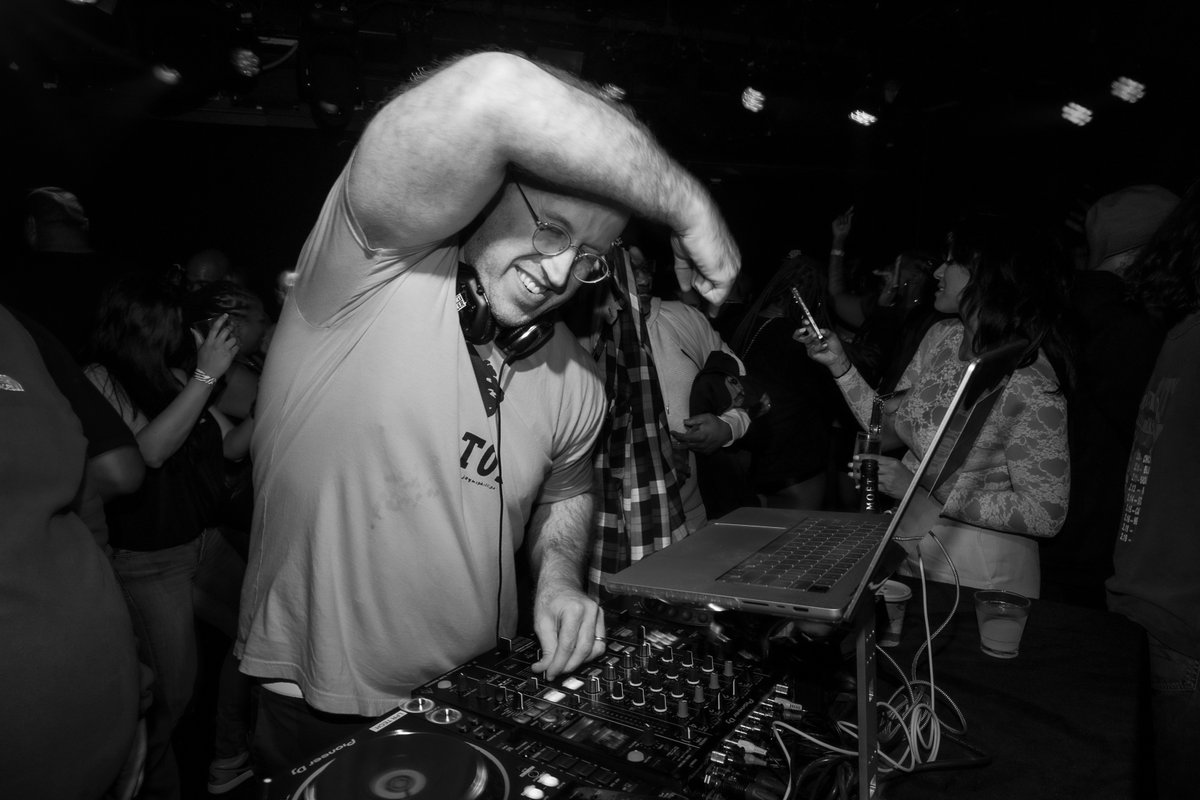 Kippah of the Funk (He/Him/His) (@herbertholler) on Twitter photo PEEP PICS FROM FRIDAY'S PARTY!
Full album here: facebook.com/media/set/?set….
SHOUTS TO <a href="/ShoShots/">Sho Shots</a> FOR THE WORK!
#herbertholler #oldschool #party #NYC #nightlife #nightclub #downtown #dancing #hiphop #djlife #dancers #dance #manhattan #rnb #reggae
NEXT ONE MAY 5! TIX ON SALE WEDNESDAY! PEEP PICS FROM FRIDAY'S PARTY!
Full album here: facebook.com/media/set/?set….
SHOUTS TO <a href="/ShoShots/">Sho Shots</a> FOR THE WORK!
#herbertholler #oldschool #party #NYC #nightlife #nightclub #downtown #dancing #hiphop #djlife #dancers #dance #manhattan #rnb #reggae
NEXT ONE MAY 5! TIX ON SALE WEDNESDAY!