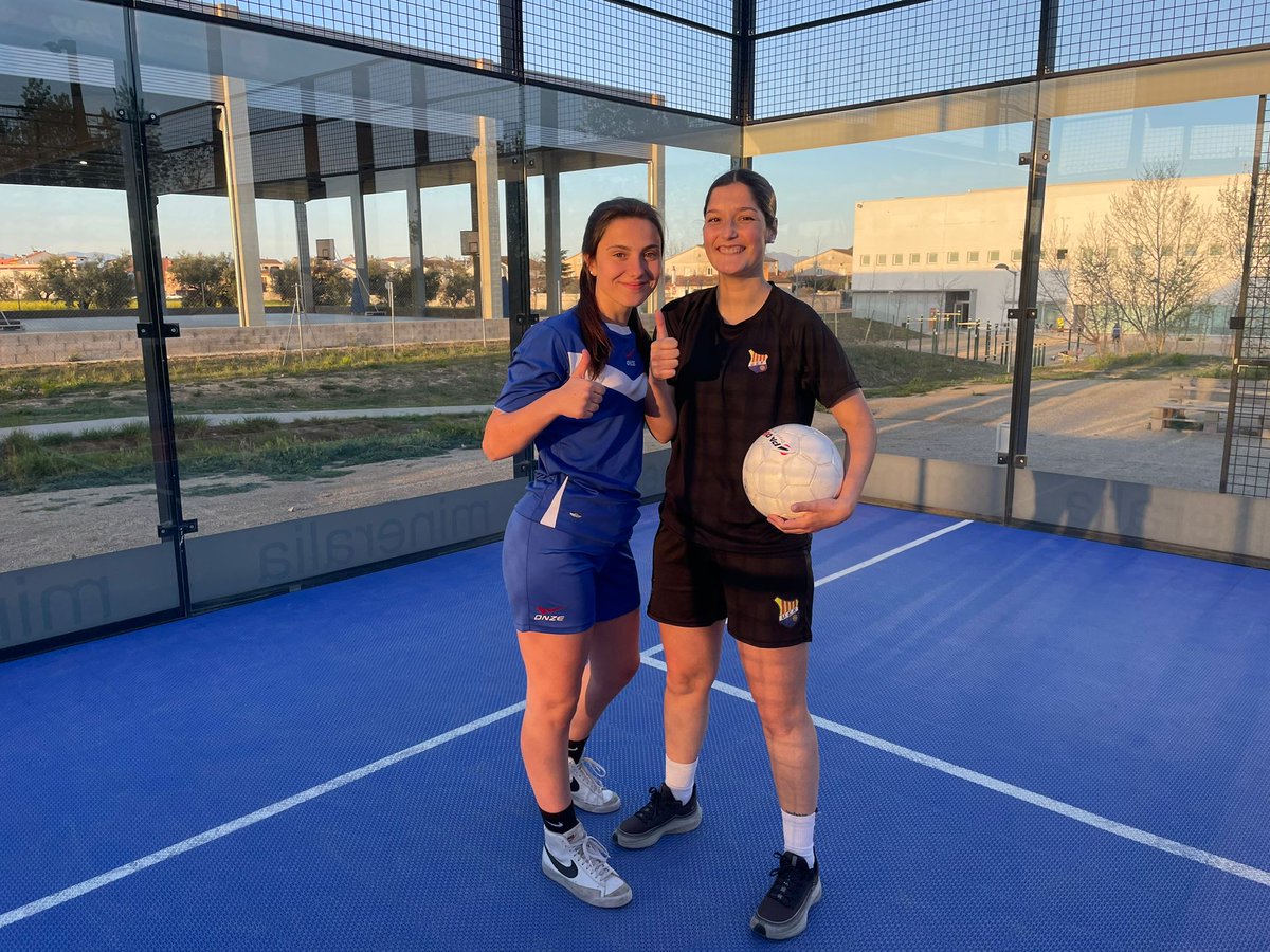 UE Figueres (@uefigueres) on Twitter photo 🥎⚽ El 1r equip femení reprèn la lliga de #1cat aquest dissabte a Vic i la setmana passada va portar a terme un entrenament distès a les instal·lacions del <a href="/padbolvilafant/">Padbol Vilafant</a> 🧘♀️ 🥎⚽ El 1r equip femení reprèn la lliga de #1cat aquest dissabte a Vic i la setmana passada va portar a terme un entrenament distès a les instal·lacions del <a href="/padbolvilafant/">Padbol Vilafant</a> 🧘♀️