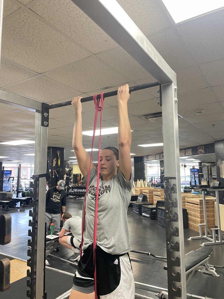 Different weight room but same hard work for ⁦<a href="/WMU_WBB/">WMU Women's Basketball</a>⁩ today!