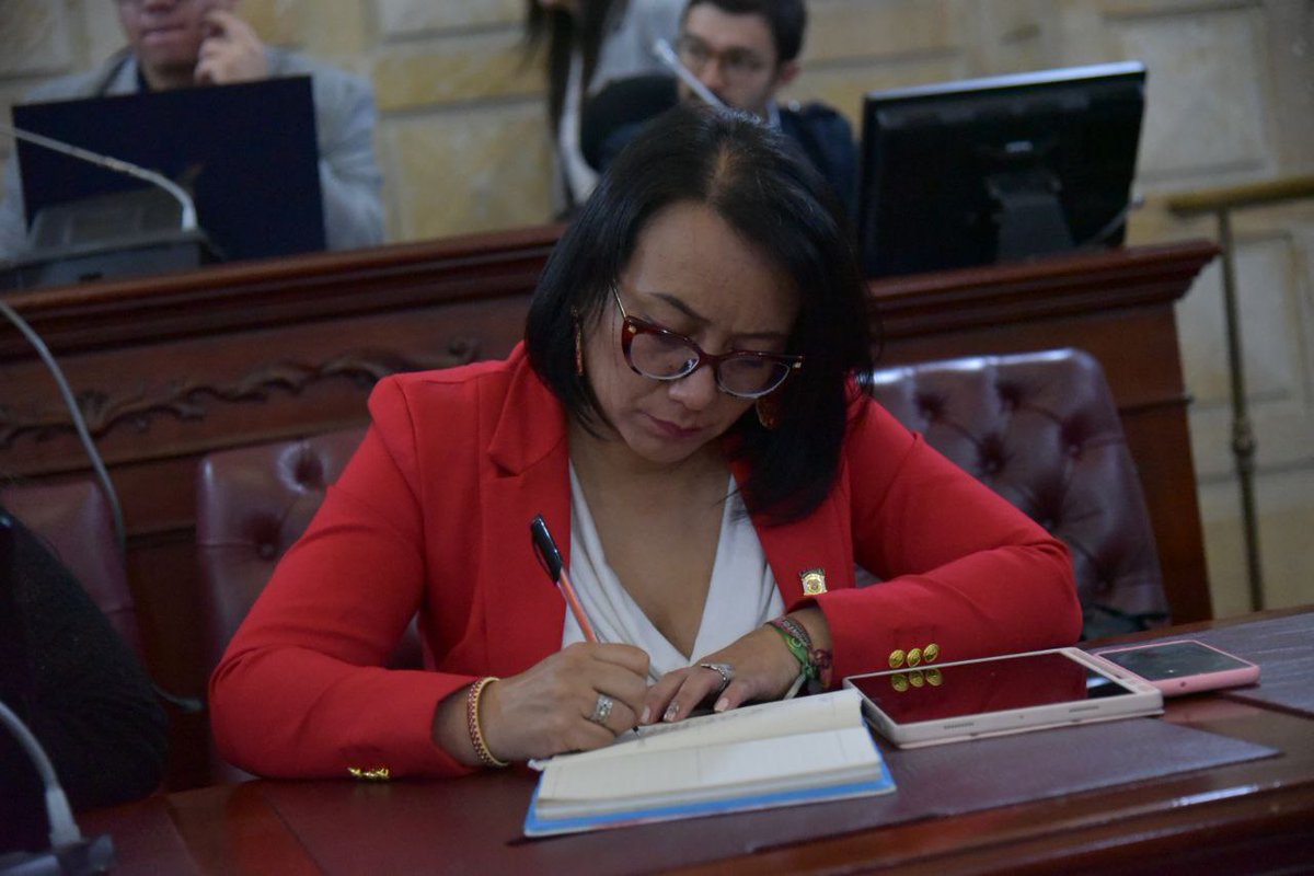 Representante <a href="/alexandravasoch/">Alexandra Vásquez</a> : "Tengo muchas dudas con algunos programas, como los que hablan de zonificación, cómo se podría ejecutar por ejemplo en un municipio como Yacopí que tiene una gran cantidad de veredas"
