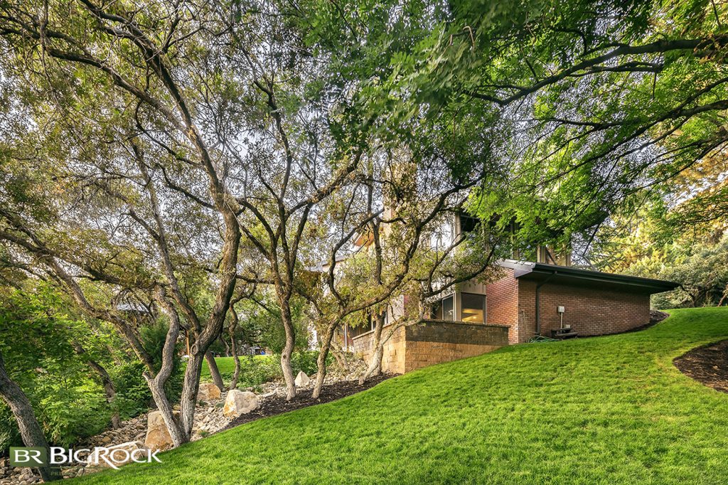_crumblingfool's tweet photo. This article might motivate you to put more into your home's #landscaping. #outdoors  https://t.co/4NmSrVHTWL https://t.co/NhQHmshrx4