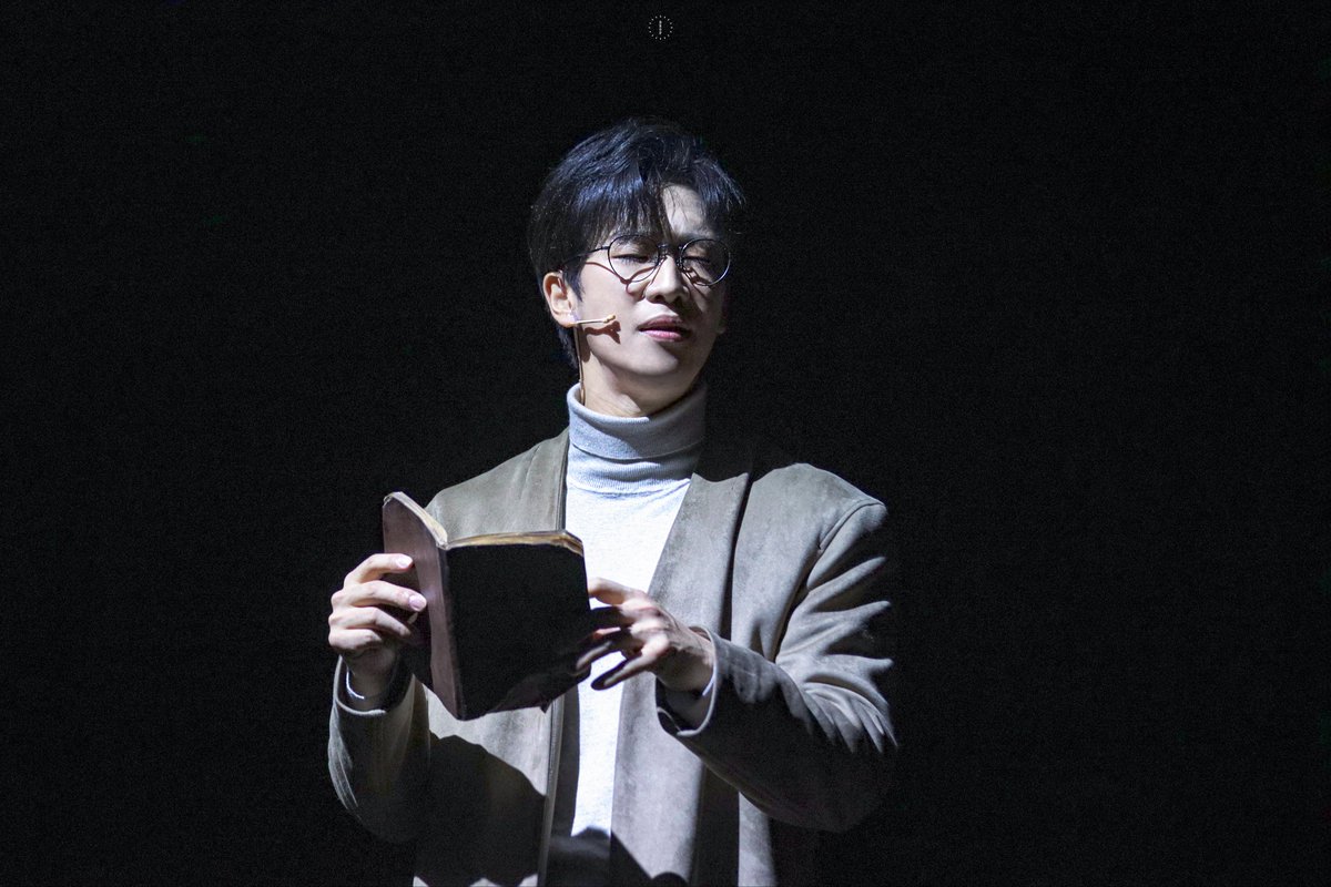 DROP_a_PIC's tweet photo. 20230409 광염소나타 낮공 

스페셜 커튼콜 - “모티브의 시작”

#김경수 S (Wide) https://t.co/RoWpoYHpJr