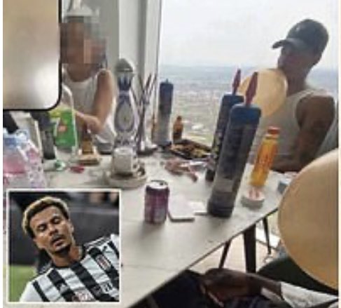 EspoirsduFoot's tweet photo. 🎈 Dele Alli a été surpris en train de consommer des ballons d'azote, de l'alcool et du snus. 

José Mourinho avait été sévère avec Alli quand il avait 23 ans et jouait à Tottenham. Et il avait vraiment vu juste.

« J’ai 56 ans aujourd’hui et hier j’en avais 20. Le temps passe vite. Un jour, je pense que tu regretteras si tu n’atteins pas ce que tu peux atteindre. Tu devrais exiger davantage de toi-même. Ce n’est pas à moi d’exiger plus de toi. Personne d’autre. Toi. Tu devrais exiger plus de toi-même. »

🎥 Amazon Prime