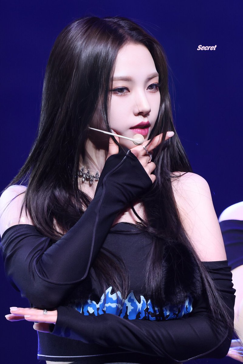 SecrettimeK's tweet image. BLOOMING KARINA DAY 
#지민아_마이의_푸른봄은_너야
#Welcome_to_MyKarina
#aespa #에스파 #KARINA #카리나