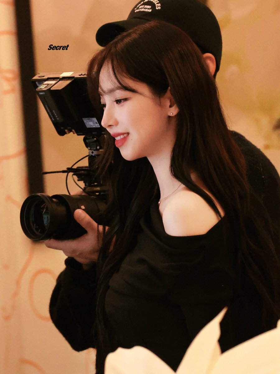 SecrettimeK's tweet image. BLOOMING KARINA DAY 
#지민아_마이의_푸른봄은_너야
#Welcome_to_MyKarina
#aespa #에스파 #KARINA #카리나