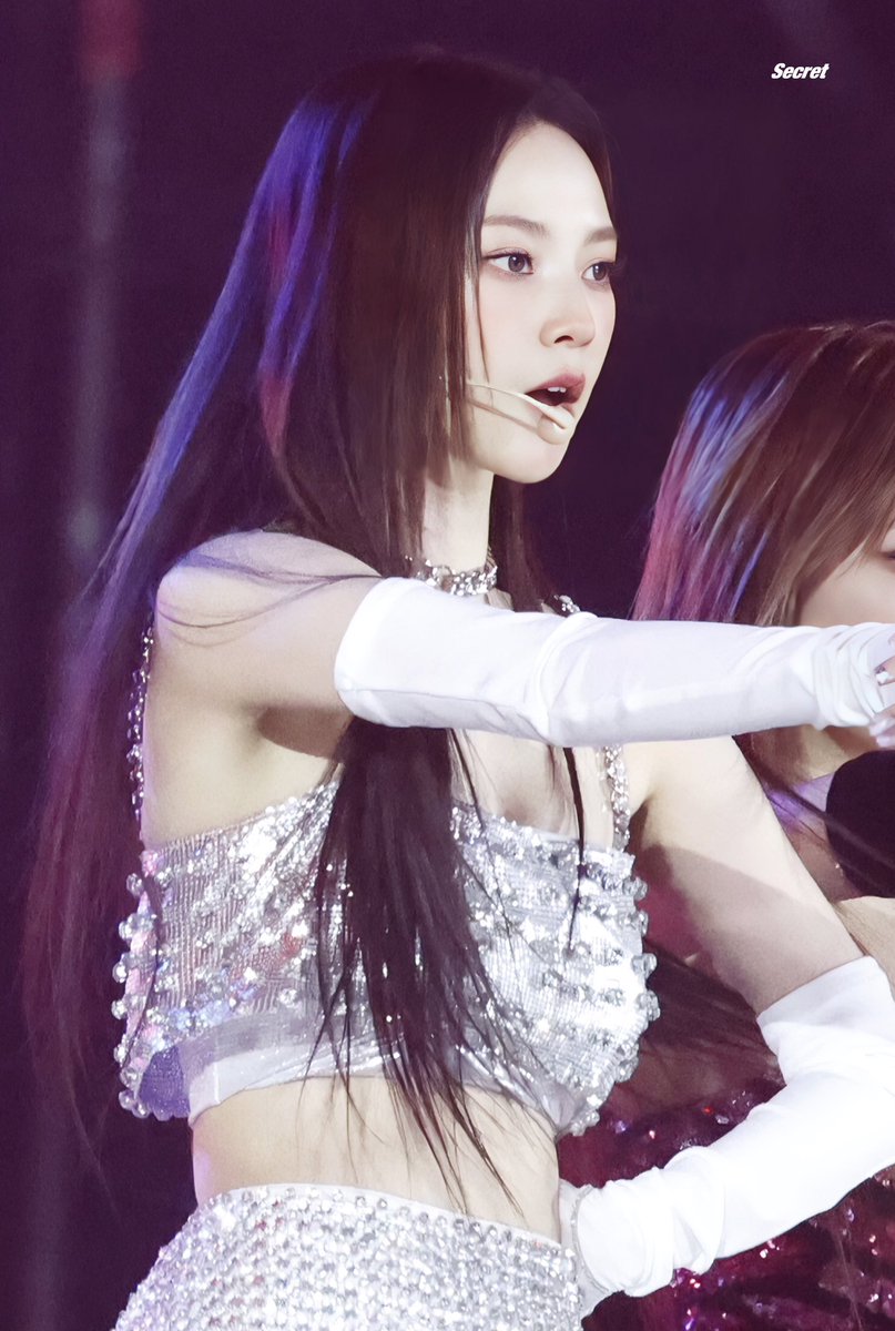 SecrettimeK's tweet image. BLOOMING KARINA DAY 
#지민아_마이의_푸른봄은_너야
#Welcome_to_MyKarina
#aespa #에스파 #KARINA #카리나