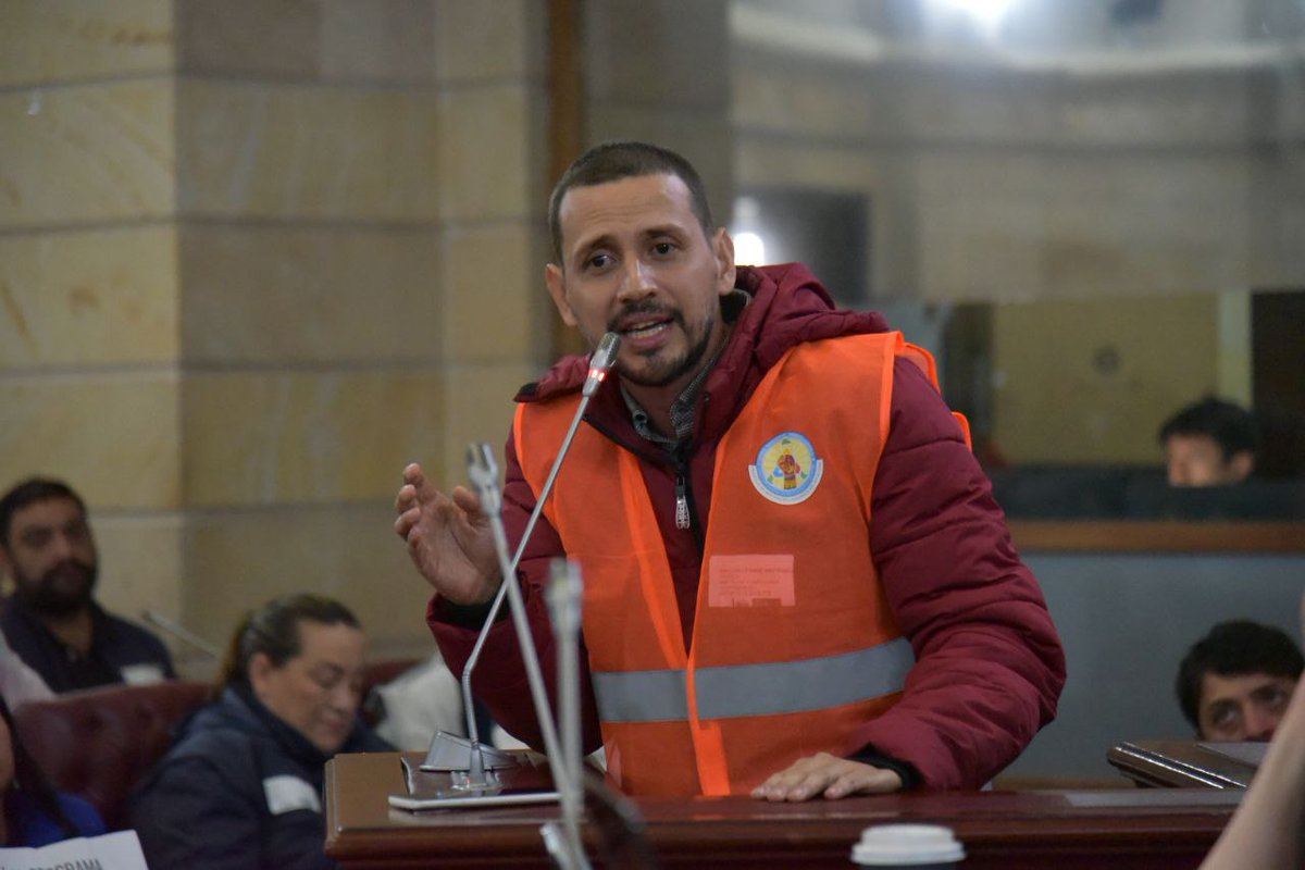 Siga en vivo la Audiencia Pública que hoy escucha las voces de agremiaciones y personas dedicadas al Reciclaje, esto en el marco del #PND Plan Nacional de Desarrollo.

Por #YouTube 🎥🔴
youtube.com/live/ZzfSHqzOj…