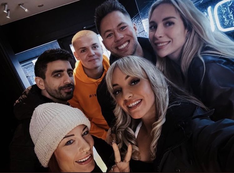 jasmijnnvb's tweet photo. leukste mensen 💛 #bigbrothernlbe https://t.co/E5HPWwRo9h