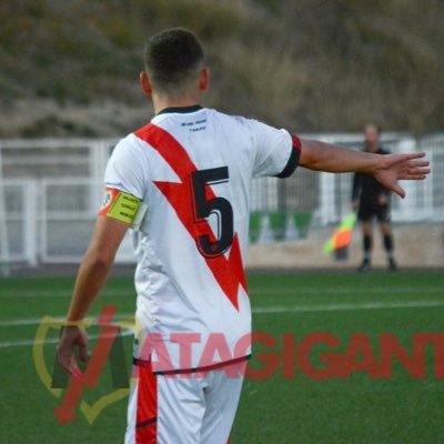 7.- MARIO LINARES <a href="/MariioLinaress/">Mario Linares</a> 

📷Central/Lateral izq 20 años (2003)  
📷1´81 m. Madrid 

 TRAYECTORIA: 

22/23- <a href="/CFMOTRIL/">C.F. MOTRIL</a>  27 partidos 3FED
21/22- Rayo Vallecano DH

Central fuerte, buena zurda para sacar balón jugado y desplazamiento en largo. Sorprende con gran saque banda