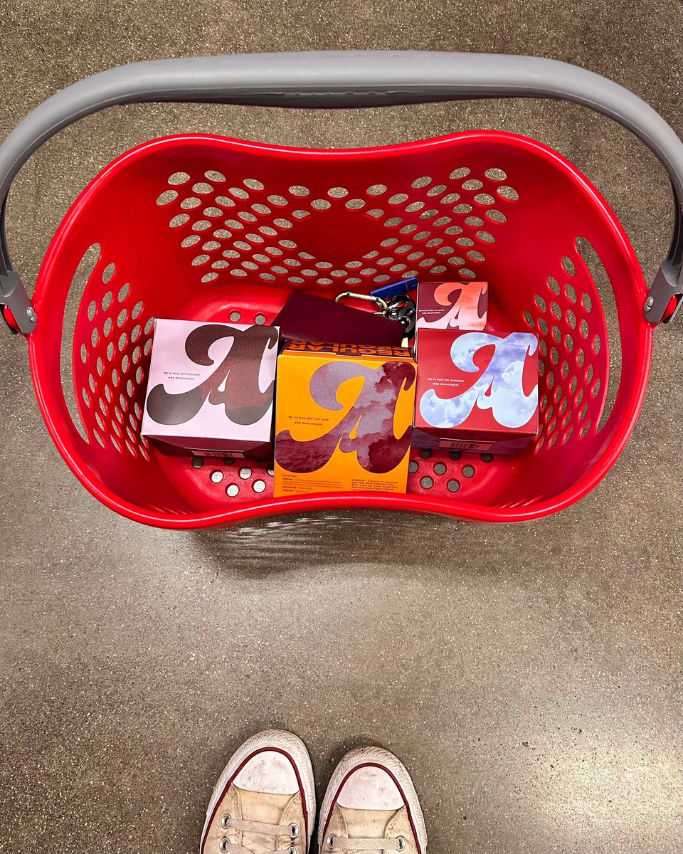 mayacsiegel's tweet photo. Beyond excited to share that @itsaugustco tampons and pads are in 400+ Target stores nationwide! Seeing something I helped create in college become even more accessible to all is a dream come true. 🎯🎉

https://t.co/zcDPW3UUja https://t.co/6HATvtjJJT