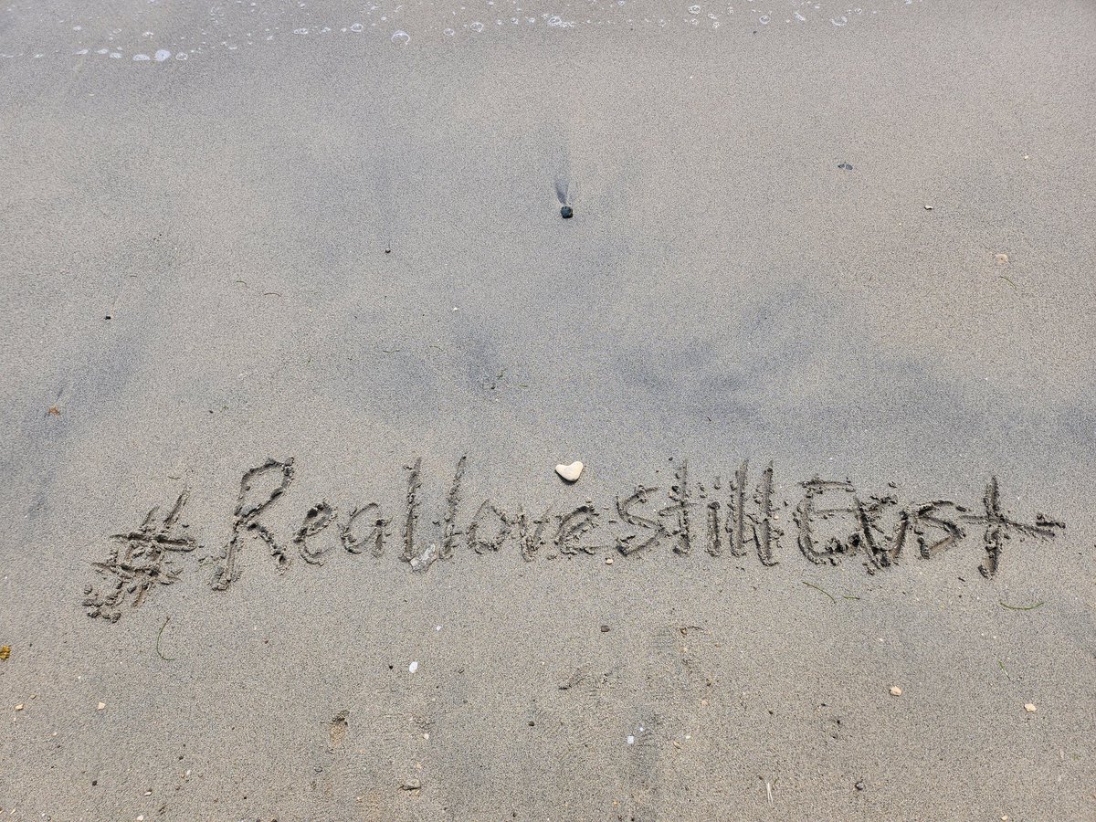 pinklife128's tweet photo. #RSLE https://t.co/i6NlB5hPKr