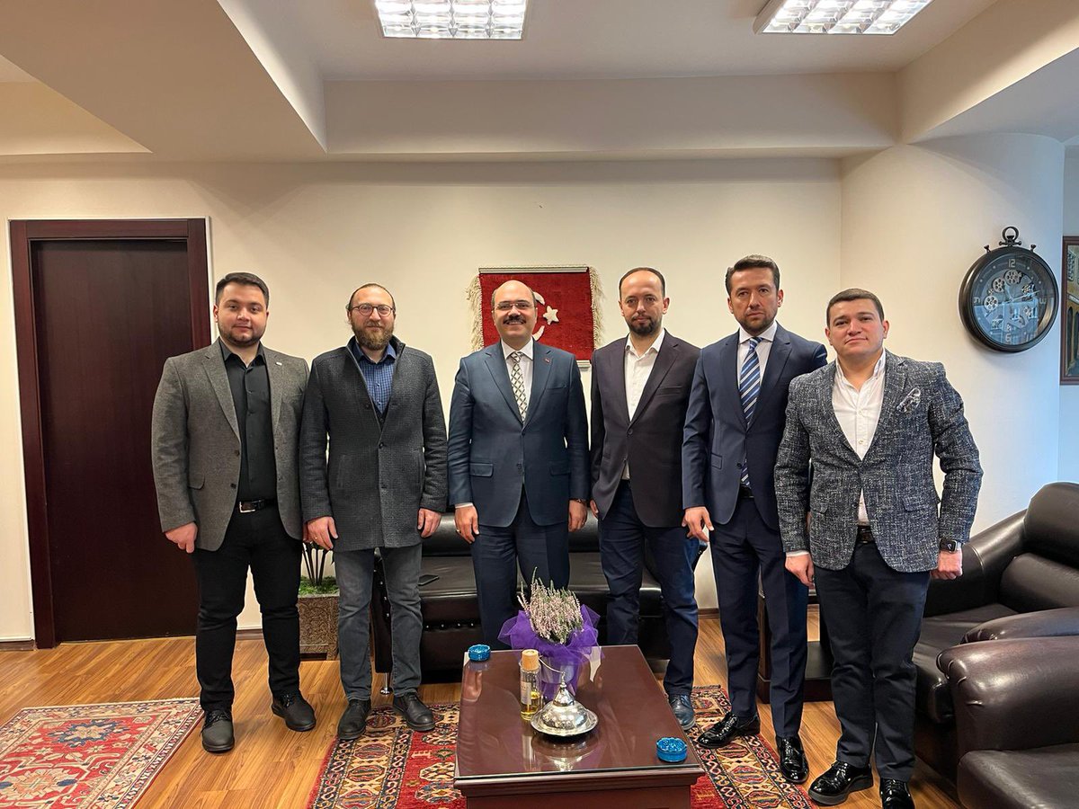 askoneskisehir's tweet photo. Eskişehir Adalet Komisyonu Başkanı Arif Hamdi Sazak’ı ziyaret ederek 14 Nisan’daki açılışımıza ve iftar organizasyonumuza davet ettik. https://t.co/abhc74mMAY